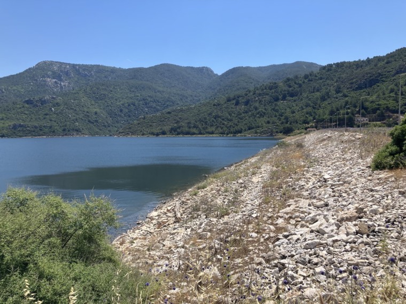 Reservoir and upstream slope